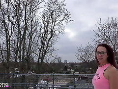Deutsch Milf wird auf Parkplatz vom Fremden abgefickt! Public Doggy Cumswap Oral Pleasure Slobber Outdoor