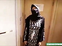 Jilbab hitam ngentot