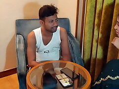 Desi Bhabi ki Pyaas kitna? Utter vid. A story about the jizz of a housewife in India. Full hindfi audible audio