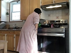 Iranian mummy smashed in kitchen سکس با زن جنده همسایه امیر توروخدا بزار برم
