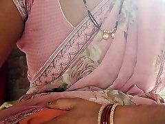 Room possessor misbehaved with desi maid