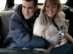 Voyeur hot dame jumping hardly on taxi driver’s dick