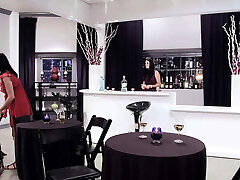 india summer et jessica valentino sont excitées en se léchant l'une l'autre