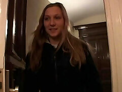 Meinst du ich darf ihn mal reinstecken ? Gerade 18 Teenie