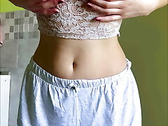 une ado mignonne se touche - maiski