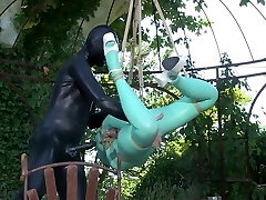 乳胶露西是得到她的阴道很好搞砸了