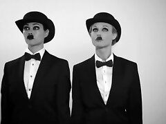 Hot babes finger fucking cunt and bootie while getting wet