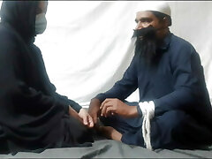Pakistani Thurki BABA ji Fucked again lady, who came to him for pray