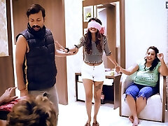 Bhaiya aur Bhabhi ke jaane ke baad luka chipi khelne ke bahane khudke howdy suteli bahan ko knocked up bana diya kamina bhai