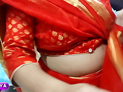 Bhabi with Saree &ndash; Red Super-hot Neighbour&rsquo;s Wife Cumriya