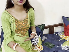 Saarabhabhi First step bro step-step-sister hook-up in clear Hindi audio se itna chudi ki chut ka paani nikal gya in Hd