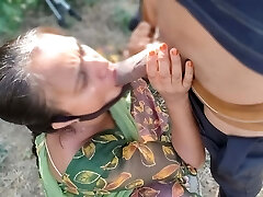 Torrid Virgin buaa apne bhatij se Jungle me chudai, jungal me chote bhatij ne bhua ki frist time chudai