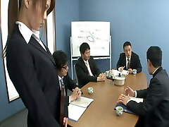 A super-sexy naughty secretary is very significant to the company's team spirit