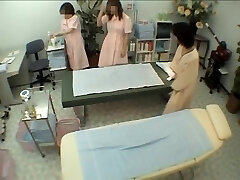 Chinese cougar is getting an erotic voyeur massage in a hotel