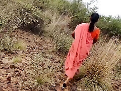 Desi aunty outdoor sex with man