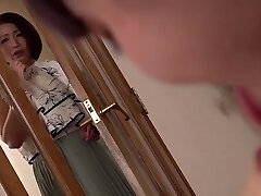 Roe-160 Ill Touch It For You Found With Mummy In Law, Maki Tomoda And My Motherinlaw