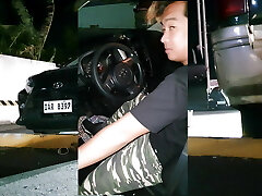 आक्रामक पूर्व प्रेमिका