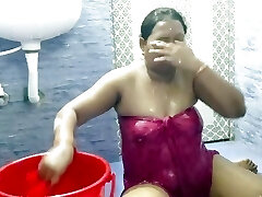 Marvelous lady Bath Show
