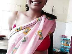 Priya Ko Kitchen me Khade-Khade Pela - Hindi Smashing While Making Dinner