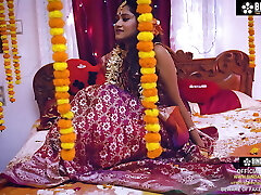 DESI DULHAN KI PAHALI SUHAGRAAT PATI KO SULAKAR APNE Bf KE SATH KIA CHODON CHUDAI ( HINDI AUDIO )