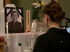 Yuma​ asami​ widow with​ her​ husband to​ death​ on​ the​ abdomen