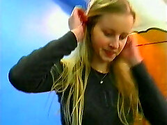 Blondes Girl Solo Mit Dildo und Electro-hitachi