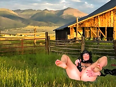 jessica roberts busty natural 2 Slutty farm girl masturbates