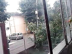 голышом на террасе