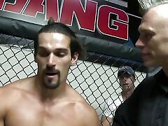 Blonde beauty jgt m8 Dee smother&039;s boxing loser with her big tits