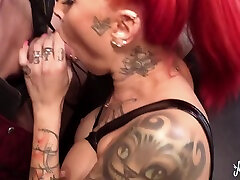 德国乳胶母狗让戴绿帽子加入Mmf3some-Anni Angel