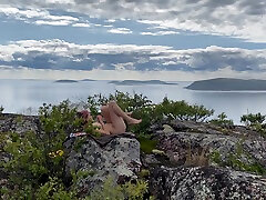 Vi Kom Til Ubeboede Oer For At Skyde Smuk Sex For Dig Pa Et Bjerg Med Udsigt Over Havet