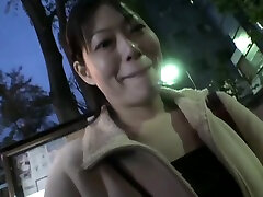 谦逊的日本办公室女士与惊喜炸药的身体
