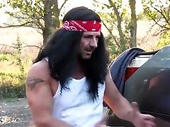 hässliche dünne reife fickt riesigen mann am auto