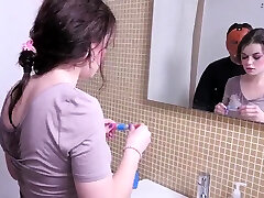 великолепный подросток наказывает мою 19-летнюю задницу и рот