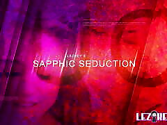 Sapphic诱惑与艾米Douxxx和邦妮Dolce