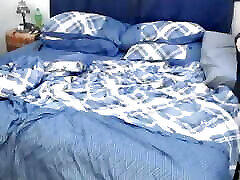 sie fing an zu masterbieren, dann bekam ich einen bj, dann gab ich ihr meinen 4-zoll-schwanz-creampie