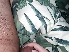 мачеха берет член пасынка в свою руку