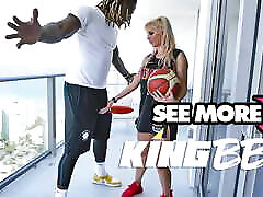 milf cassie bender ama el baloncesto y las grandes pollas negras de kingbbc