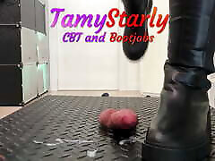 在黑色马靴爆破生殖器-公鸡粉碎,践踏,粉碎,践踏,Bootjob,Shoejob,Ballbusting,CBT,跺脚