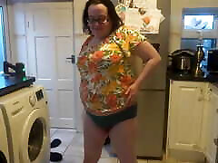 Stepmom talked into stripping and cleaning in swimsuit