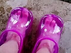 Smoking Milf big foot soak
