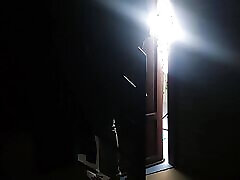 大学生在宿舍秘密做爱，做爱se，情人在晚上做爱，女孩女孩在楼梯上享受，情侣做爱