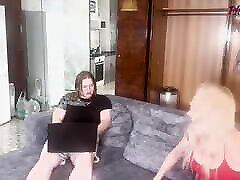 blonde milf mit großen titten in rotem kleid und strumpfhose gefickt