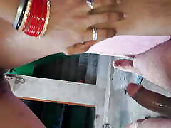 Nahati Huyi Bhabhi Ki Video Bana Rha Tha Bhabhi Ne Pakad Liya Fir Boli Chodte Huye Banao XXX VIDEO HINDI AUDIO
