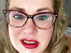 Pretty Lips Sloppy Dildo Sucking Slutty Stepmom