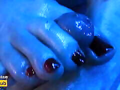 Fantastic Amateur Footjob and Toejob, Cum Between Toes!