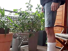 nach einem gewitter war ich so geil, eine große ladung zu schießen, während ich rauche