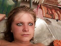 pute blonde baise dans les deux trous