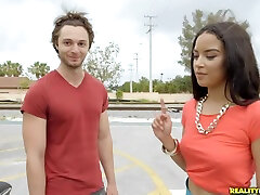 straßengespräch - realitykings mit brad sterling, maya bijou