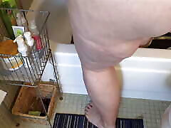 Big juicy mexicanas maduras en dallas tx ass BBW milf taking shower with huge pussy lips showing - bubble butt granny flashing natural tits for the camera